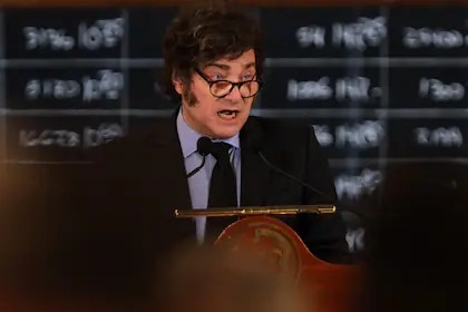 Milei endurece su postura: Amenaza con veto y juicio tras la aprobación del aumento a jubilados