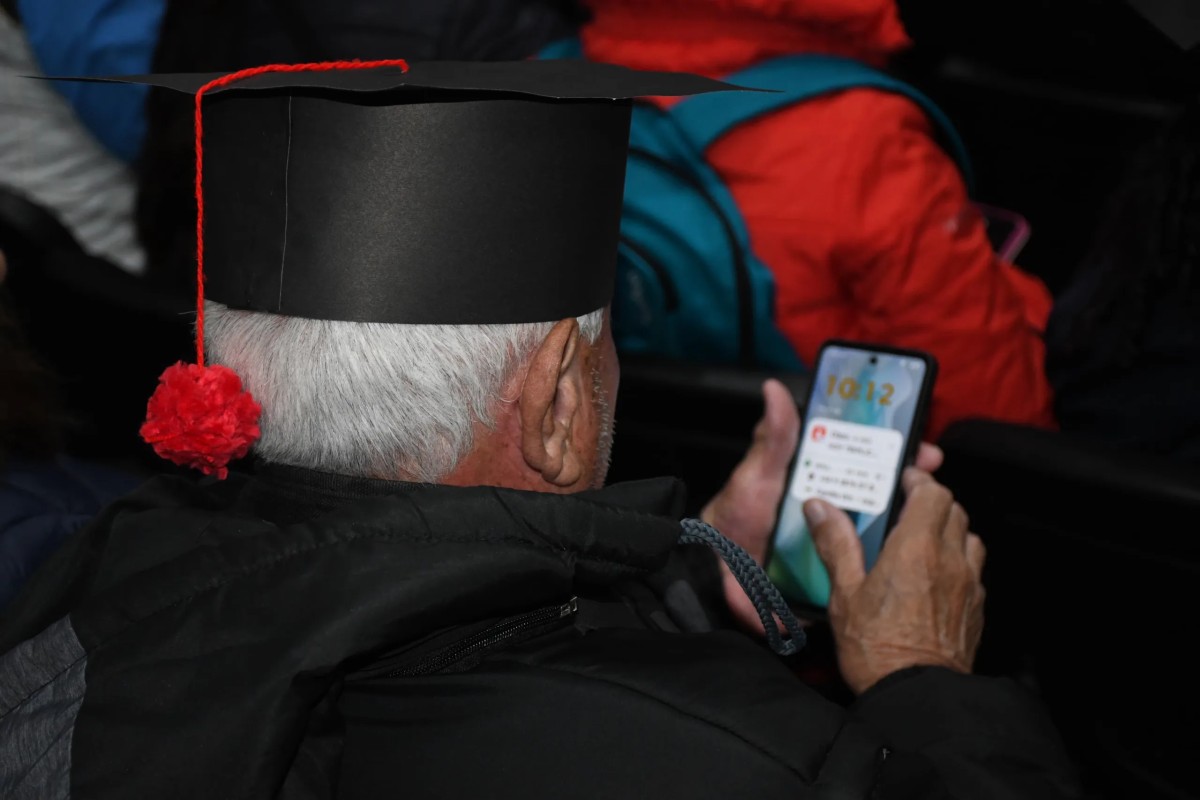 Más de 800 adultos mayores se capacitaron en el uso del celular gracias al programa “Mayores Conectados”
