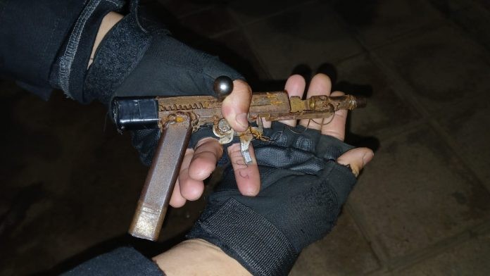 La Policía demoró a tres personas por portación ilegítima de armas de fuego