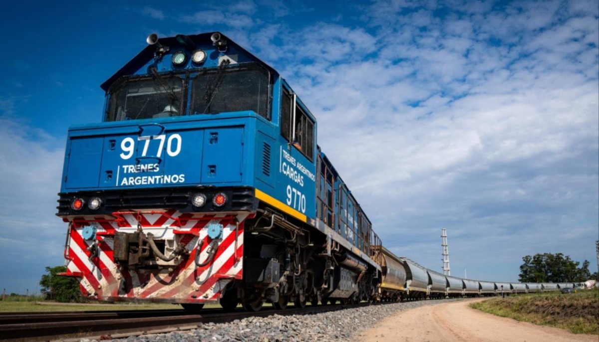 El Ejecutivo avanza con la privatización del Belgrano Cargas y el rediseño del sistema ferroviario