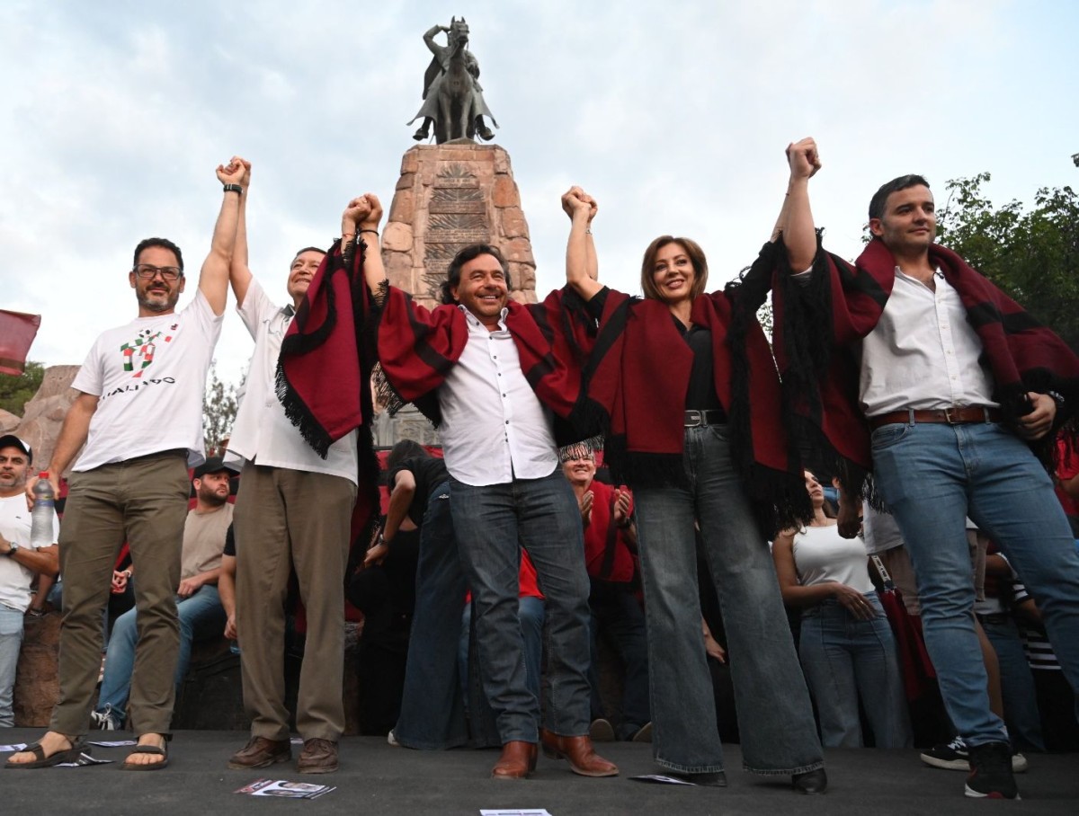 “El poncho salteño se alza en las urnas”: Multitudinario cierre de campaña de Gustavo Sáenz y “Primero los Salteños”