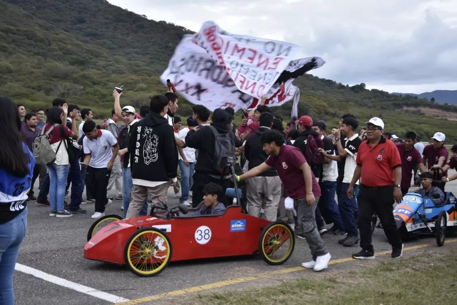 Cuando el aula acelera: La Técnica Martín Miguel de Güemes ganó la Eco Race 2025