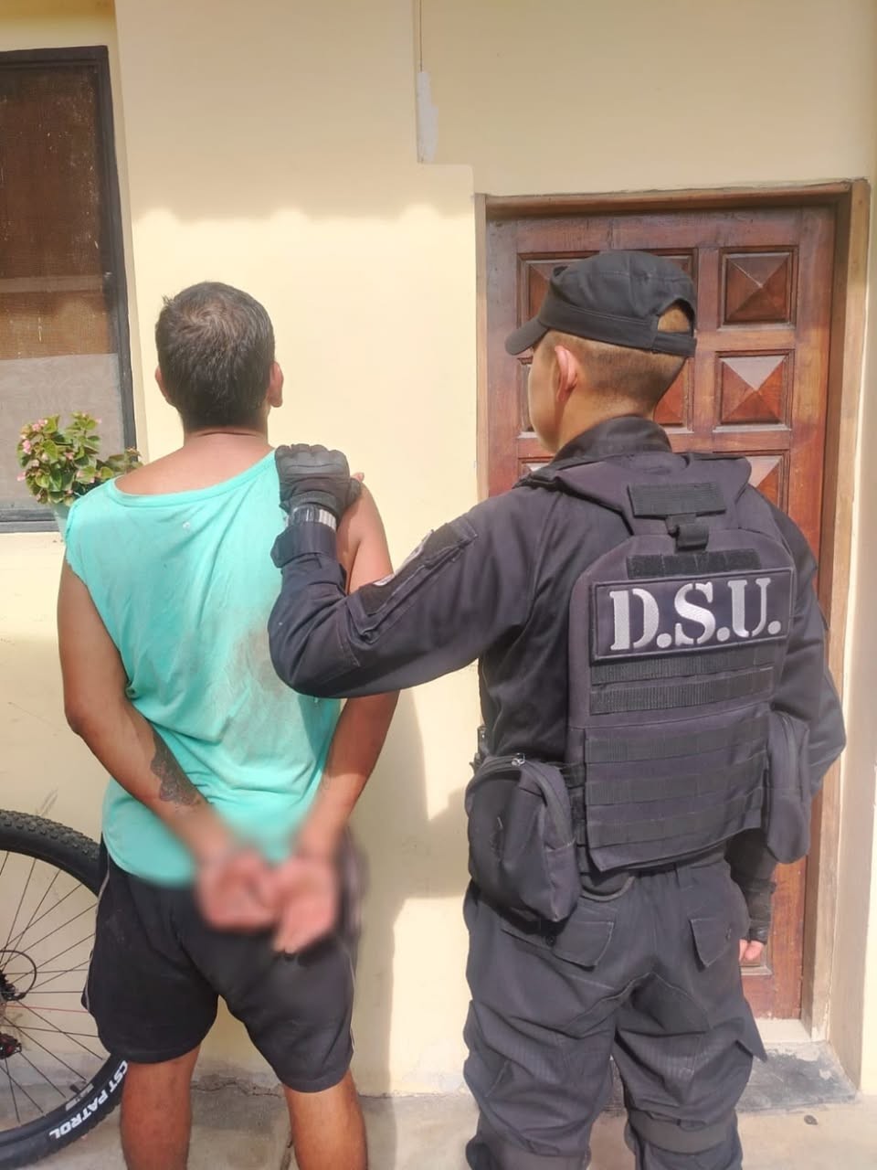 Lo sorprendieron con el celular robado y terminó demorado en pleno centro