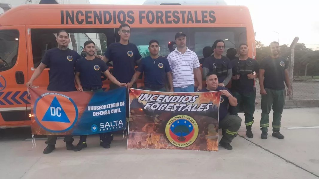 Salta envía brigadistas al Parque Nacional Los Alerces para reforzar la lucha contra los incendios