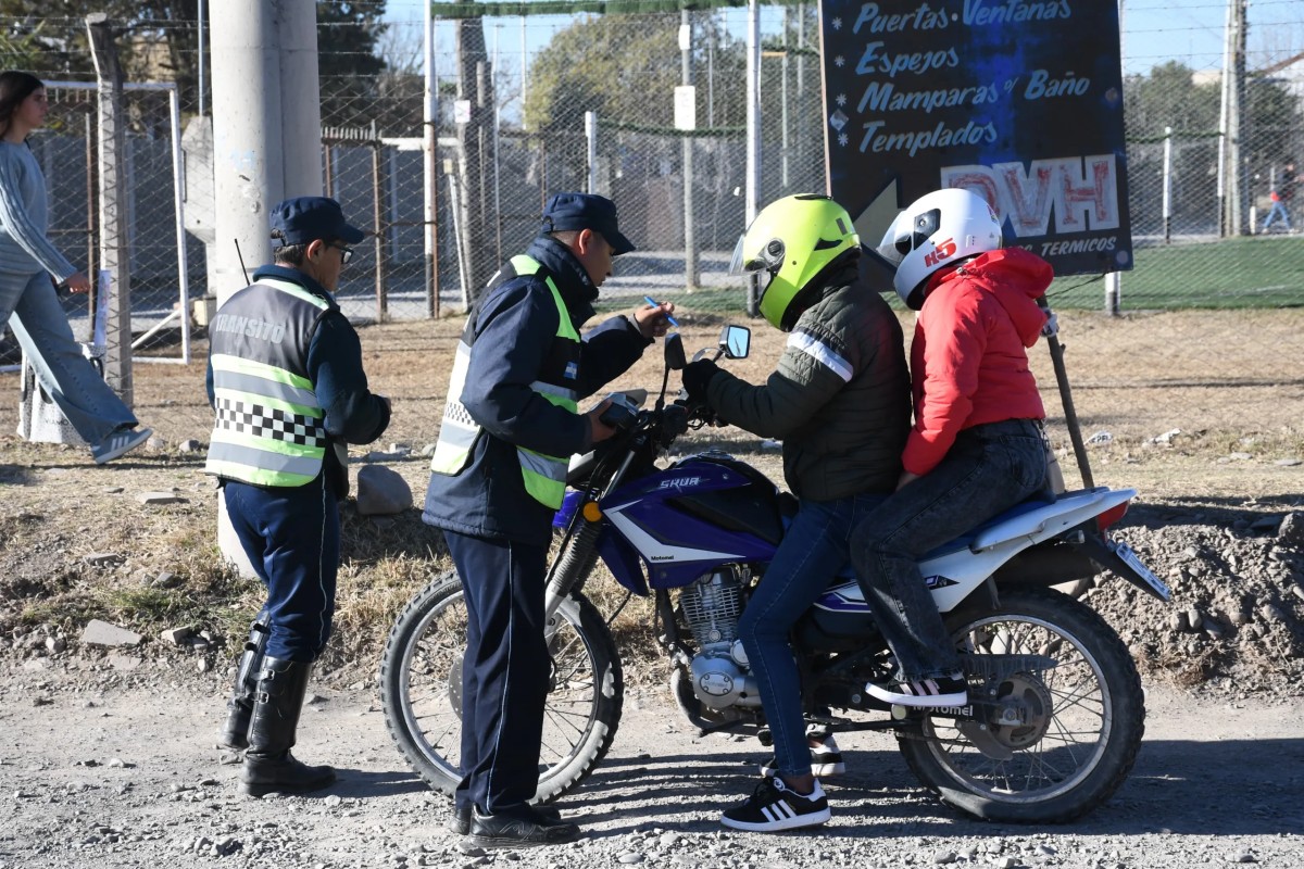 Refuerzan controles: 7 de cada 10 motociclistas ya usan casco en la ciudad