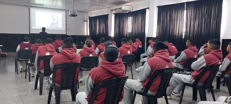 Convocatoria a concurso docente para cubrir cargos en la Escuela de Cadetes de la Policía de la Provincia