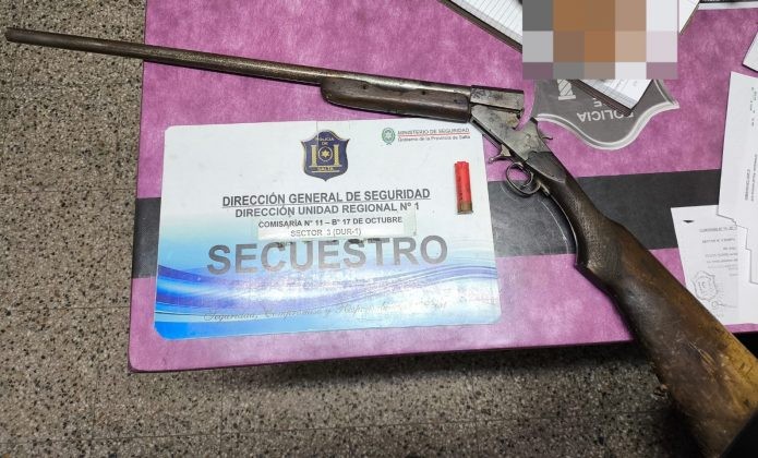 Demoran a hombre y secuestran escopeta tras desorden en barrio Juan Pablo II