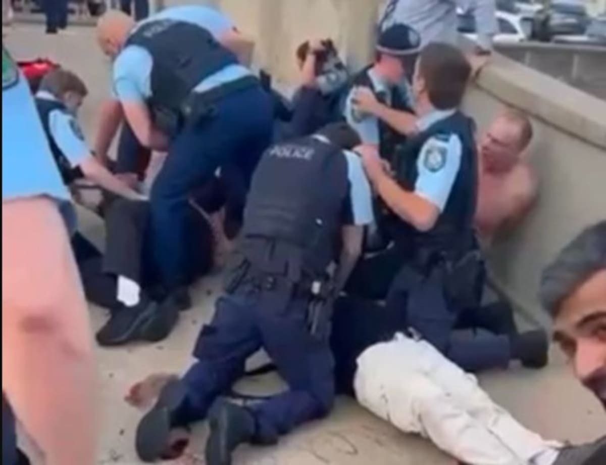 Ataque terrorista en Australia: 16 muertos durante una celebración judía en una playa de Sídney