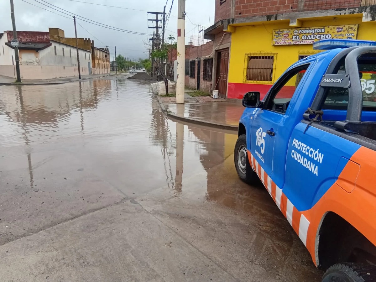 Más de 30 incidentes por la tormenta y fuerte despliegue municipal