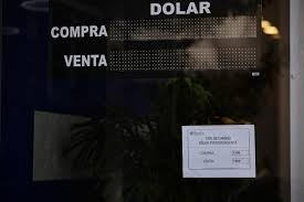 Mercados en alerta: Tras la derrota electoral, el dólar y los bonos se preparan para una semana de turbulencias