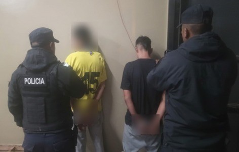Amenazaron al remisero con un arma blanca y terminaron detenidos en barrio Solidaridad