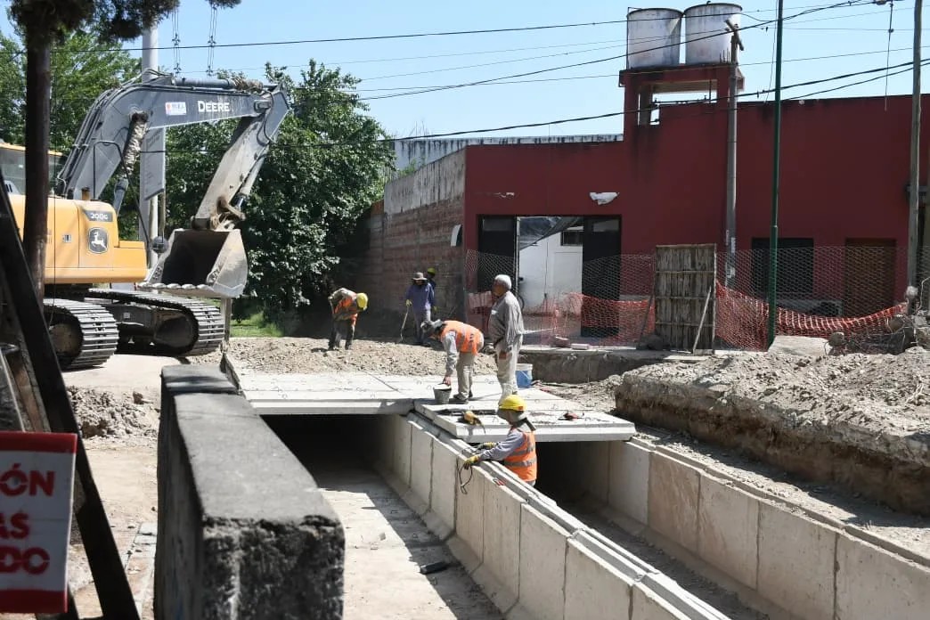 San Martín y Olavarría: Avanza una obra clave contra las lluvias, ya tiene un 80% de progreso