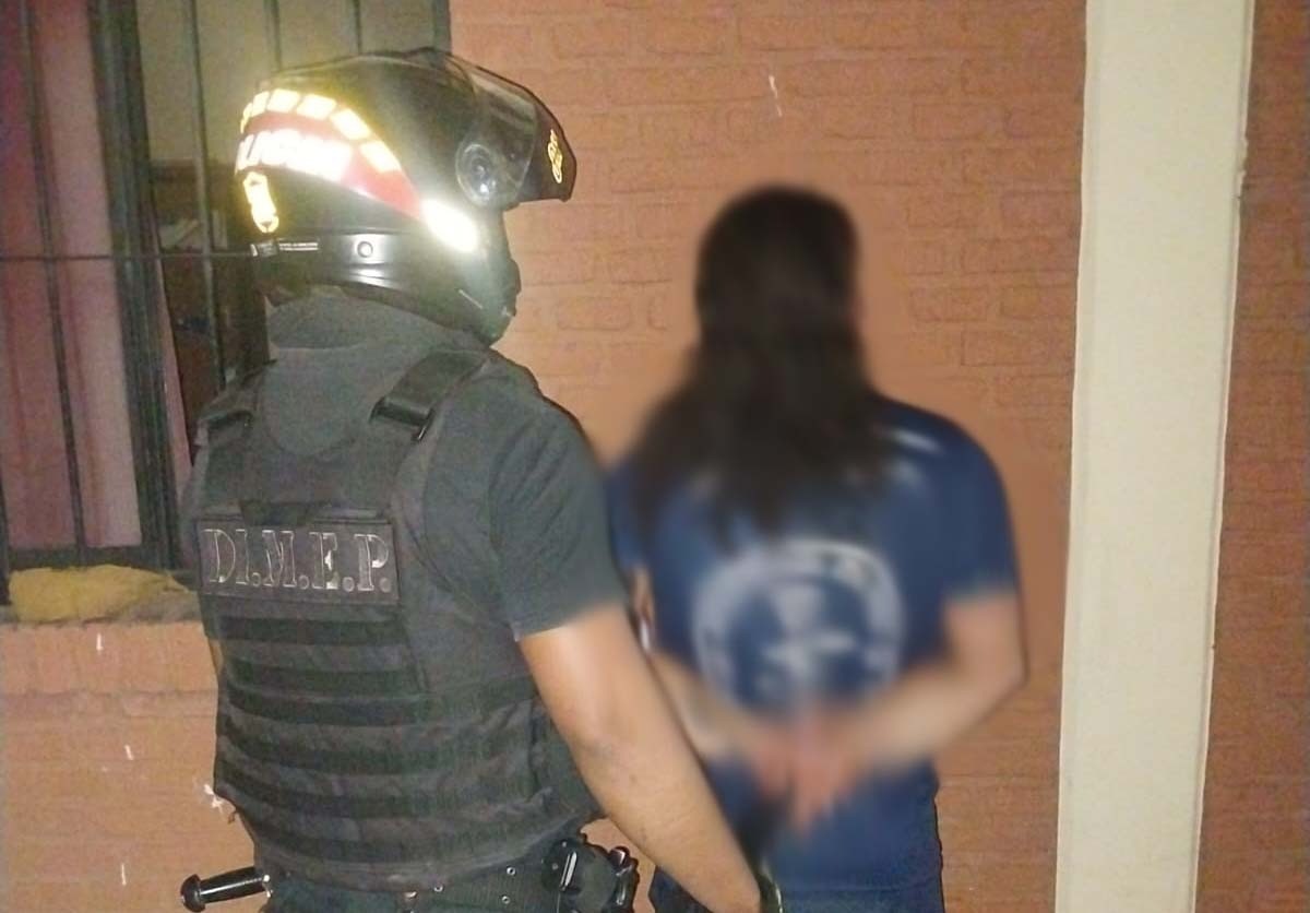 Motor adulterado y un joven detenido: Control policial en Grand Bourg revela irregularidad en una moto