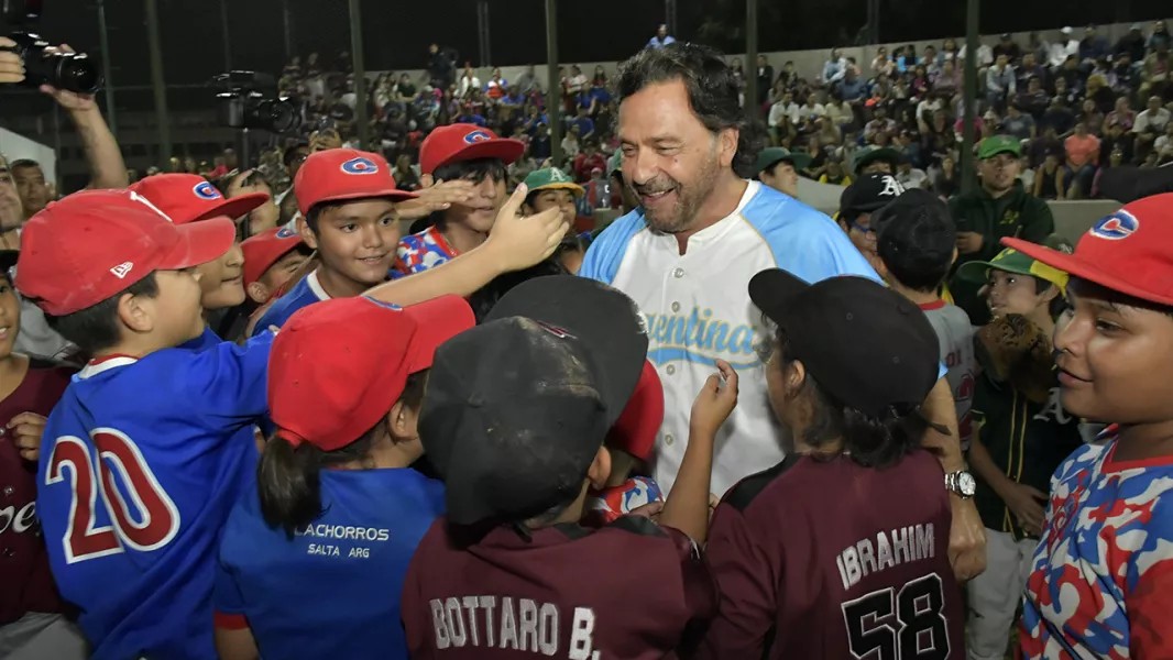 Salta refuerza su liderazgo en el béisbol: Inauguran una nueva cancha en el Parque Bicentenario