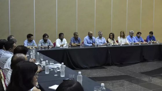 Paritarias: El Gobierno propone pagos quincenales y un bono de $180 mil mientras se extiende la negociación