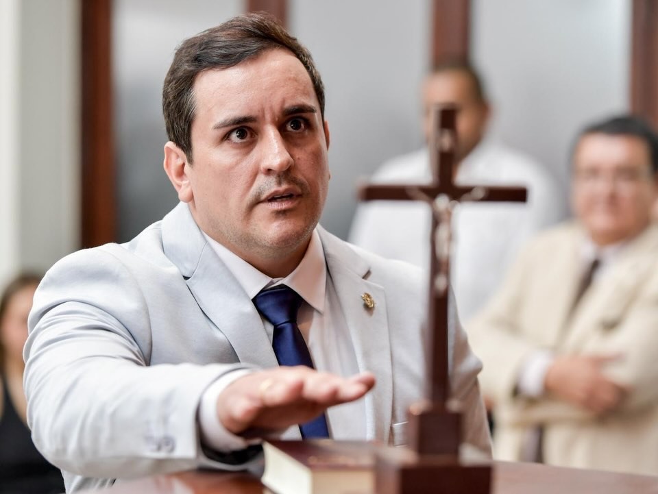 Rodrigo Quinteros y el semáforo en rojo: Una falta grave que un concejal no puede naturalizar