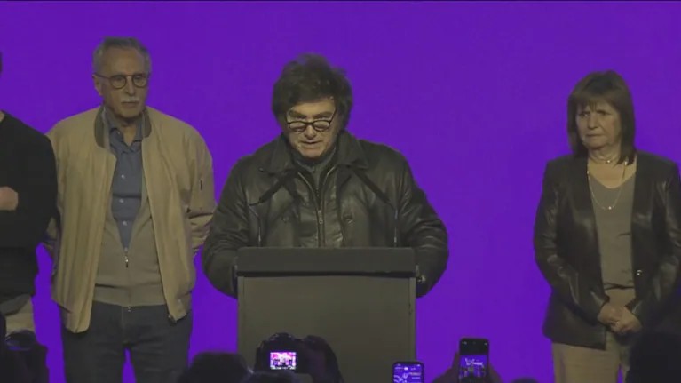 “Hemos tenido una clara derrota y hay que aceptarlo”: Milei reconoció el revés electoral