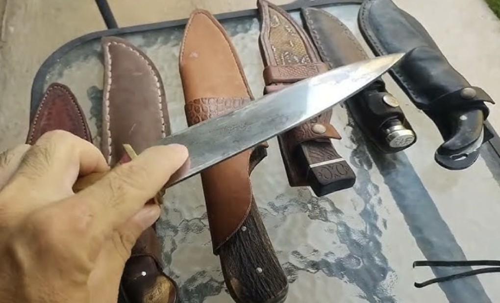 Salieron a vender cuchillos y terminaron usándolos: Dos imputados por robo en pleno centro