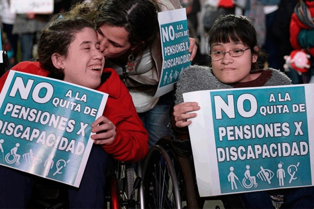 Diputados exigen restituir pensiones