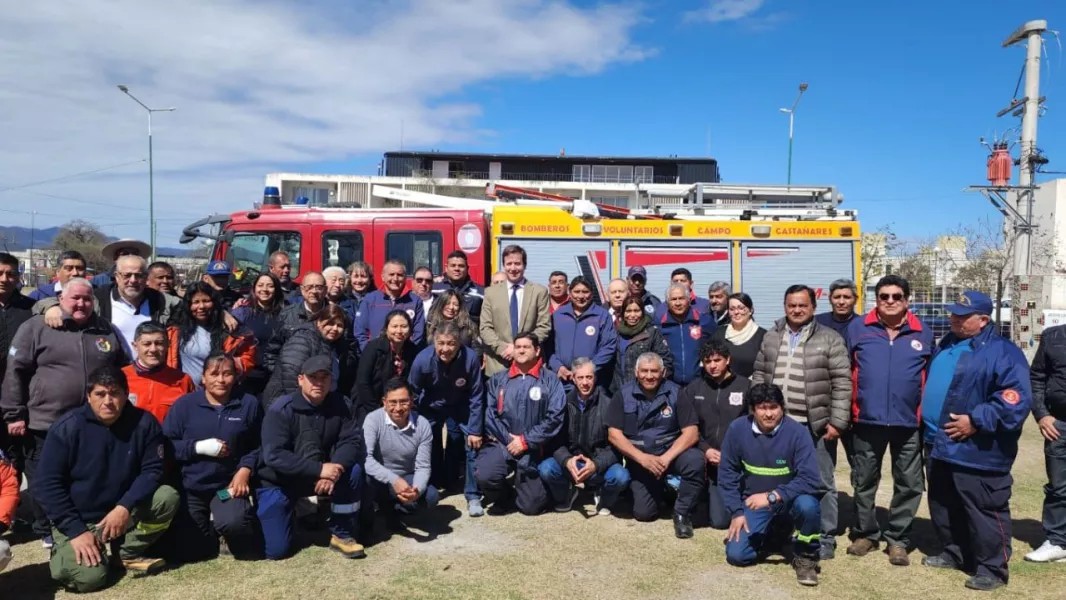 El ministro Gaspar Solá integra a Bomberos Voluntarios en programa de bienestar
