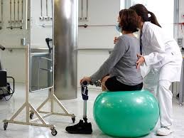 Hospital San Bernardo realiza primera cirugía ortopédica de conexión directa de prótesis