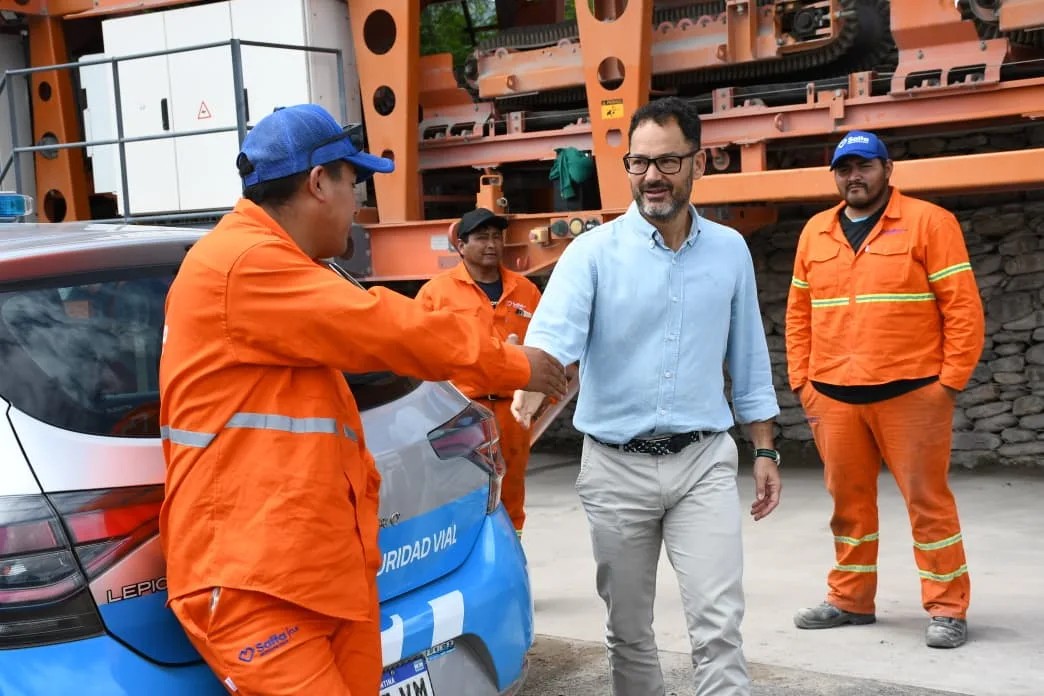 Camiones, grúas y maquinaria: El municipio refuerza su flota para servicios urbanos