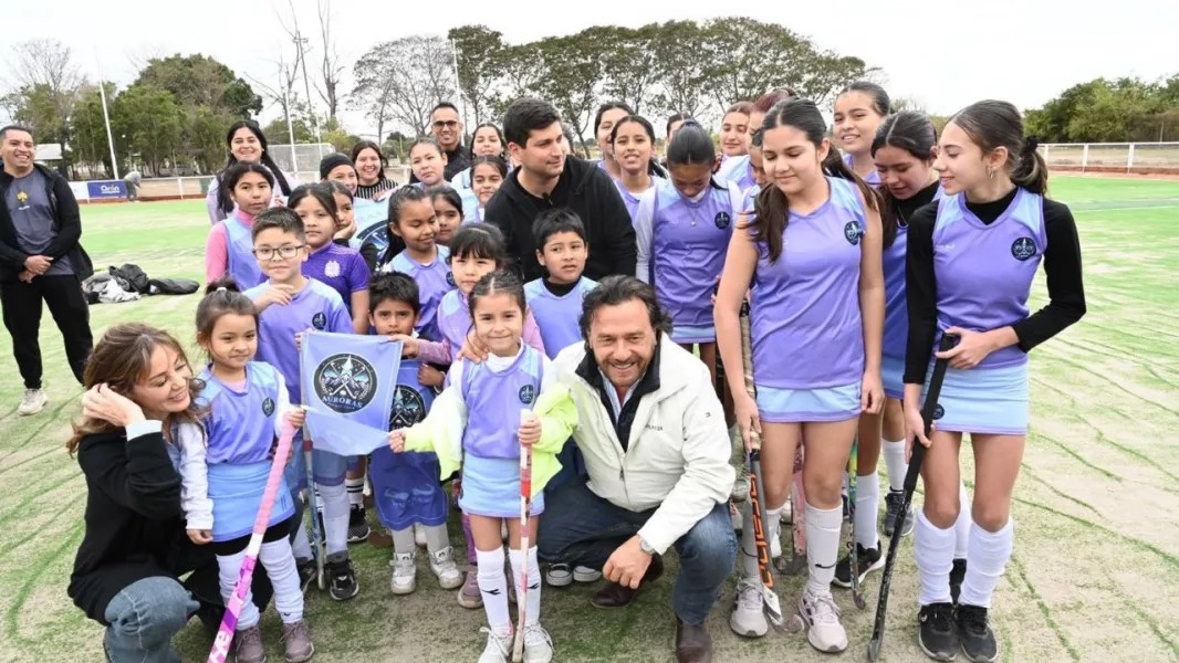 Sáenz inauguró cancha de hockey de primer nivel en Orán y benefició a más de 500 jugadores del departamento