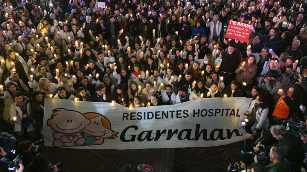 Hospital Garrahan: Tensiones por los salarios y advertencias oficiales reconfiguran la protesta médica