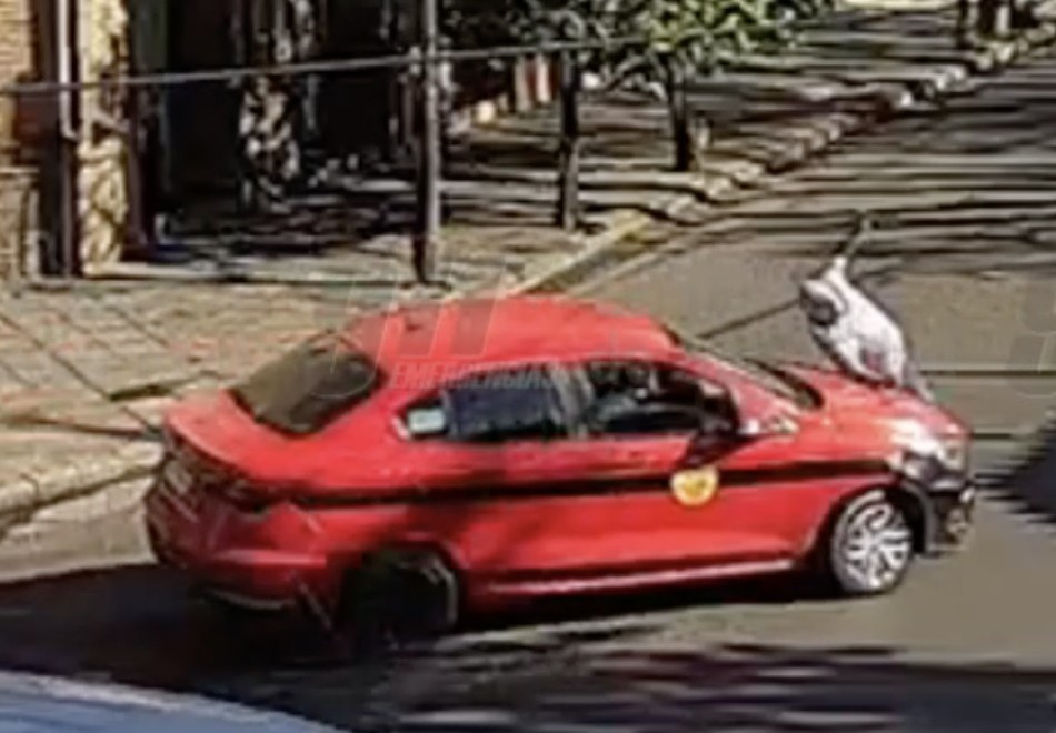 Peatón lesionado tras ser embestido por un taxi en Pellegrini y Tucumán