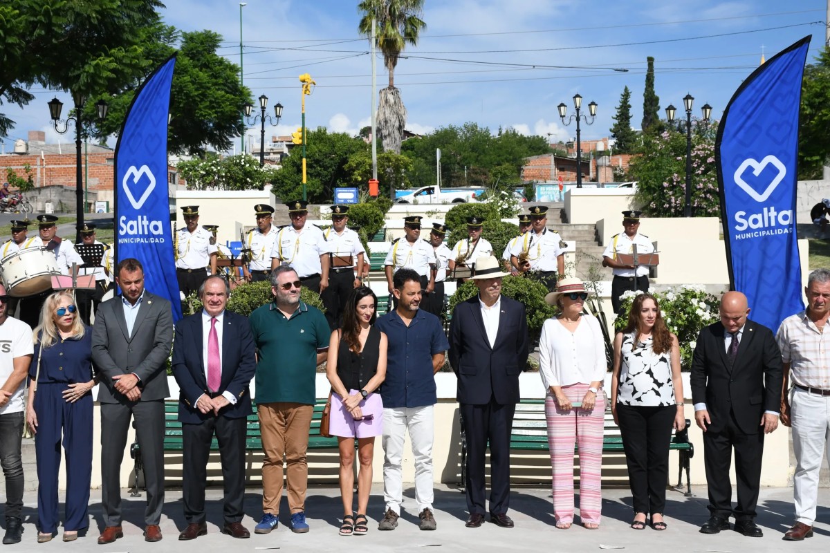 La Plaza España renace: historia, color y un homenaje en su puesta en valor
