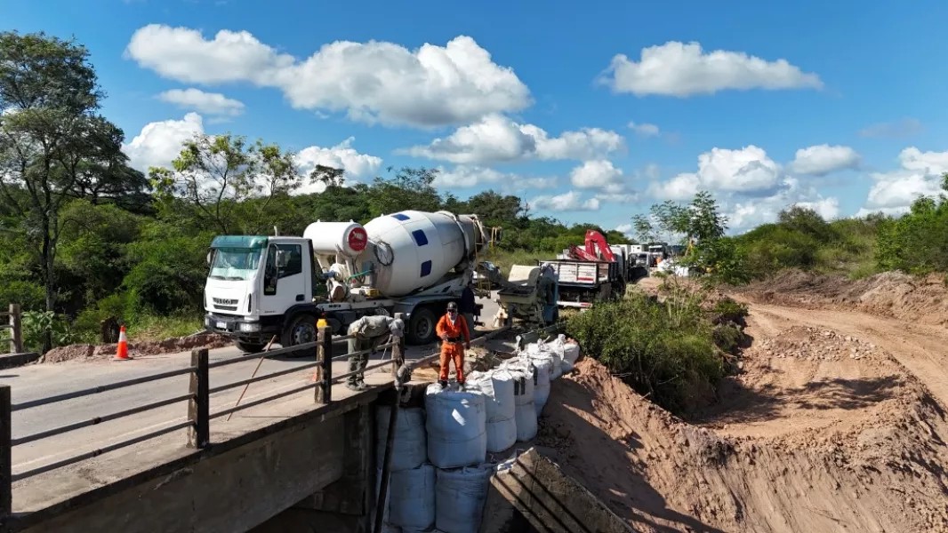 Un puente al límite: La RP 5 sigue operativa, pero con paso restringido y obras de urgencia
