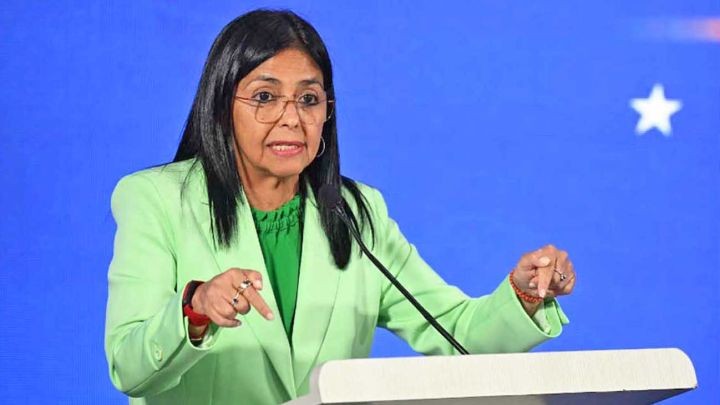 Delcy Rodríguez invita a EE. UU. a “trabajar juntos” mientras Maduro enfrenta la justicia en Nueva York