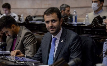 Solicitada de Emiliano Estrada: un intento de defensa que expone sus contradicciones
