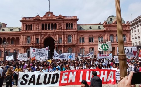 “El Garrahan no se toca”: Histórica movilización en defensa de la salud pública