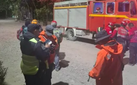 Rescate nocturno en San Lorenzo: salvaron a cuatro personas extraviadas en el cerro Abra de la Cruz