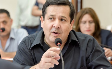 Proponen unificación del sistema del transporte: "Tendría que desaparecer el sistema de remises y que tengamos solo taxis"