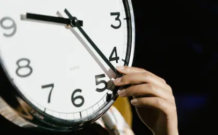 ¿Argentina atrasa la hora? El Congreso debate volver al huso horario histórico para ahorrar energía