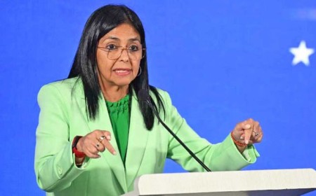 Delcy Rodríguez invita a EE. UU. a “trabajar juntos” mientras Maduro enfrenta la justicia en Nueva York