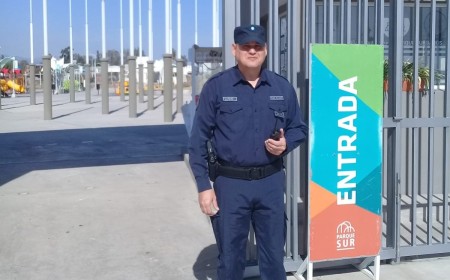 Policía salva a una nena que se ahogaba con una golosina en el Parque Sur