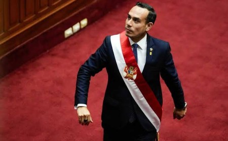 Perú volvió a cambiar de presidente: El Congreso destituyó a José Jerí tras solo cuatro meses