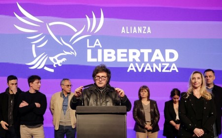 Tras la derrota electoral, Milei arma mesas políticas para reordenar su gestión y acercarse a gobernadores