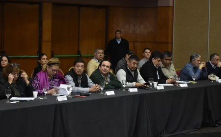 La Provincia propuso a gremios estatales un aumento salarial del 18% anual y retomarán las negociaciones la próxima semana