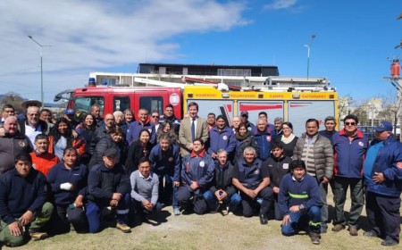 El ministro Gaspar Solá integra a Bomberos Voluntarios en programa de bienestar