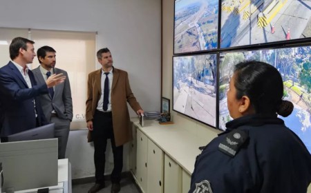 Funcionarios de la Embajada de EEUU recorrieron el 911 y el Centro Operativo