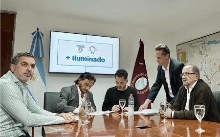 “Que se queden tranquilos los feriantes, el Mercado no se va a cerrar”