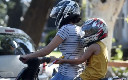No es opcional: En Salta, cada moto debe venderse con dos cascos incluidos