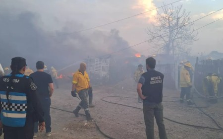Cuando el fuego arrasó, Salta respondió unida: Más de 40 focos controlados y un despliegue histórico de provincia y municipio
