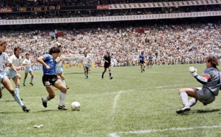 Infantino eligió el gol de Maradona y volvió a unir al mundo detrás de una gambeta eterna