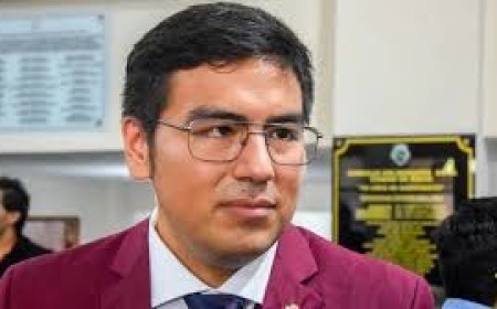 La Comisión de Disciplina convoca al concejal libertario Casasola por una denuncia de violencia de género
