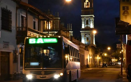 Sin colectivos de noche, la crisis ahora golpea a quienes estudian para salir adelante